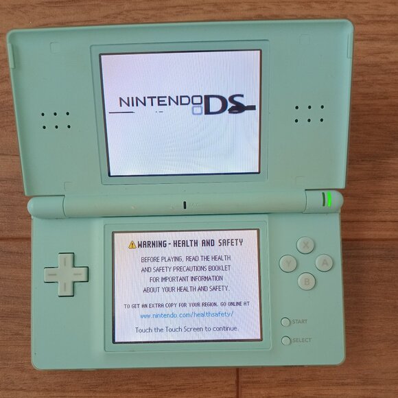Nintendo DS Lite - Mint/Icy Blue - Picture 1 of 6